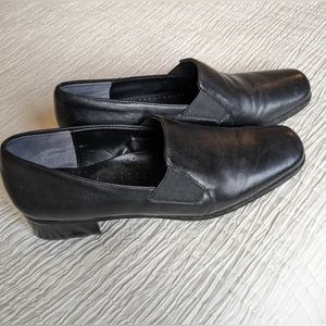 TROTTERS Size 9-Narrow Leather Shoes
